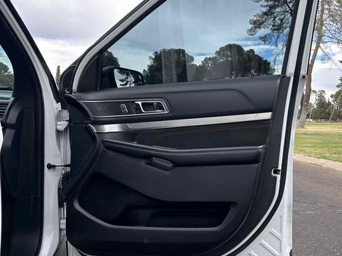 Used 2018 Ford Explorer XLT w/ Equipment Group 202A image 26