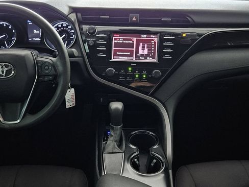 Used 2020 Toyota Camry LE FWD image 9