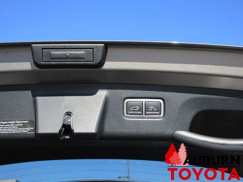 Used 2025 Kia Sorento SX Prestige image 8