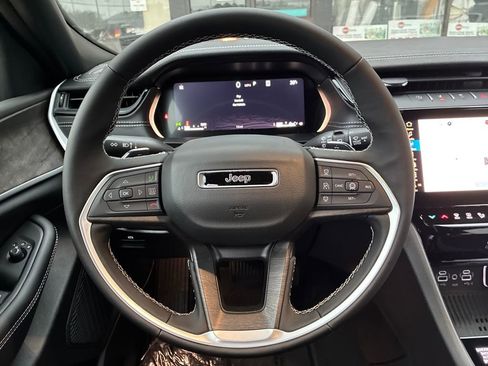 New 2026 Jeep Grand Cherokee Altitude image 15