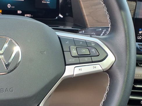 Used 2025 Volkswagen Atlas SE FWD image 18
