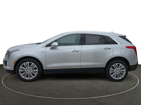 Used 2017 Cadillac XT5 Premium Luxury AWD/4WD image 2