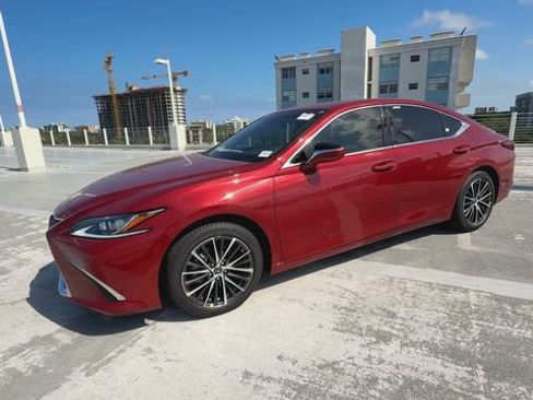 Used 2025 Lexus ES 350 w/ Premium Package FWD image 4