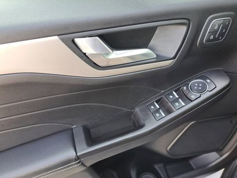 Used 2021 Ford Escape SEL w/ Technology Package FWD image 36