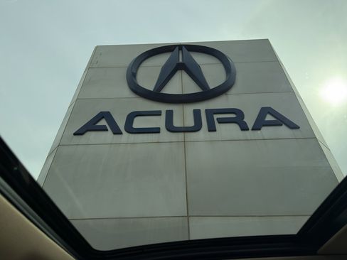 Certified 2023 Acura MDX FWD w/ Technology Package image 2