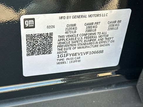 New 2027 Chevrolet Bolt LT w/ Comfort Package FWD image 27