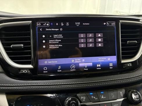 Used 2023 Chrysler Pacifica Touring-L FWD image 36