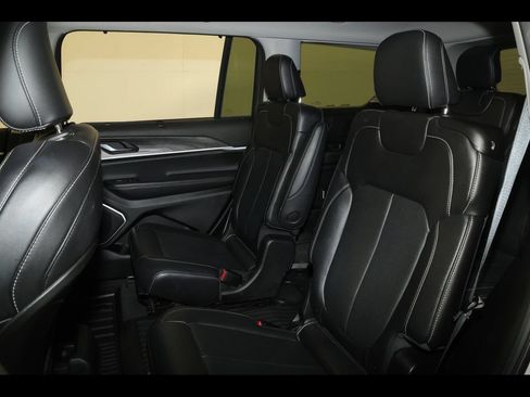 Used 2022 Jeep Grand Cherokee L Limited w/ Luxury Tech Group II AWD/4WD image 32