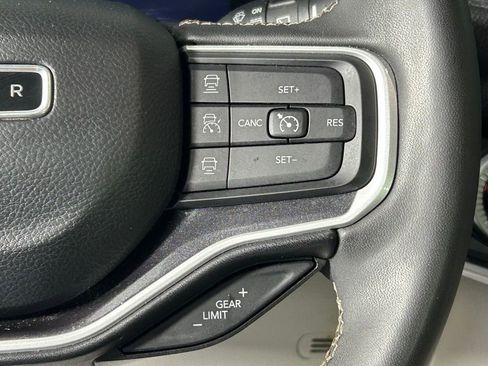 Used 2022 Jeep Wagoneer Series I w/ Convenience Group I AWD/4WD image 29