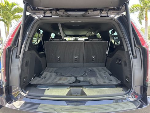 Used 2023 Cadillac Escalade ESV Premium Luxury AWD/4WD image 9