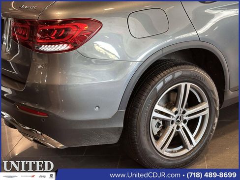 Used 2022 Mercedes-Benz GLC 300 4MATIC image 11
