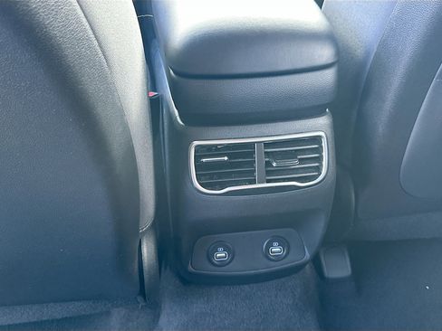 Used 2023 Hyundai Santa Fe SE image 22