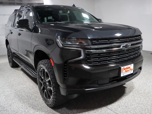 Used 2021 Chevrolet Suburban RST w/ Luxury Package AWD/4WD image 5