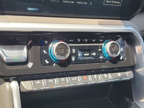 Used 2022 GMC Sierra 1500 Denali AWD/4WD image 25
