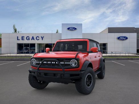 New 2024 Ford Bronco Outer Banks w/ Sasquatch Package AWD/4WD image 2