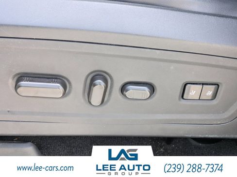 Used 2017 Lincoln Navigator Select RWD image 20