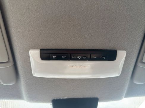 Used 2020 Nissan Kicks SR FWD image 47