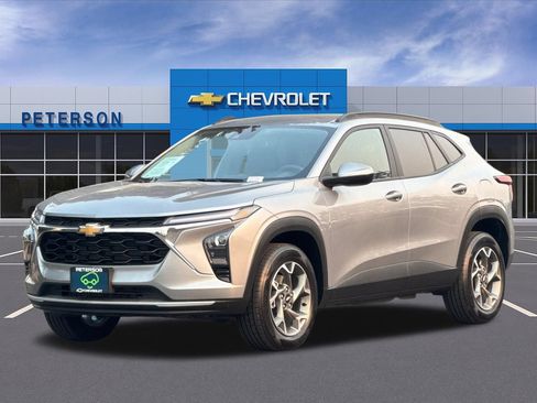 Certified 2025 Chevrolet Trax LT FWD image 8