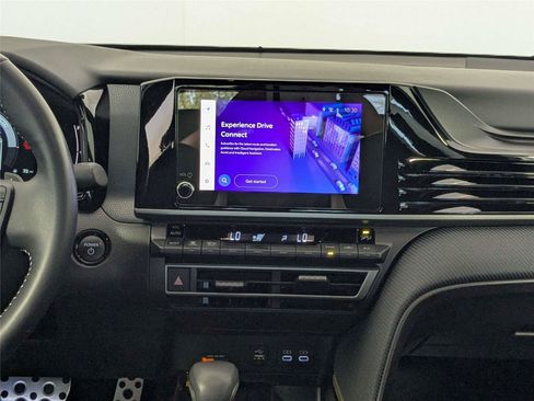 Certified 2025 Toyota Camry SE FWD image 39