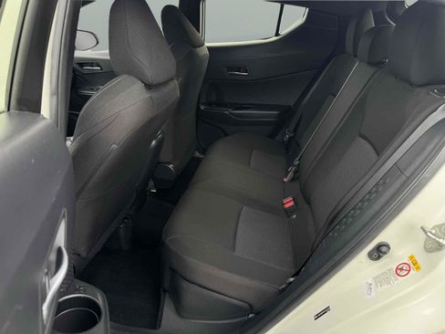 Used 2019 Toyota C-HR LE FWD image 7