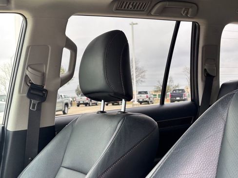 Used 2017 Lexus GX 460 Premium image 12