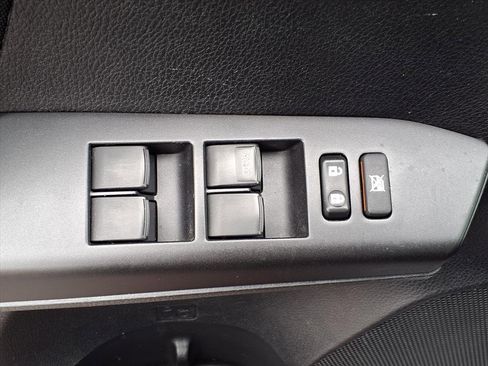 Used 2018 Toyota RAV4 LE image 10