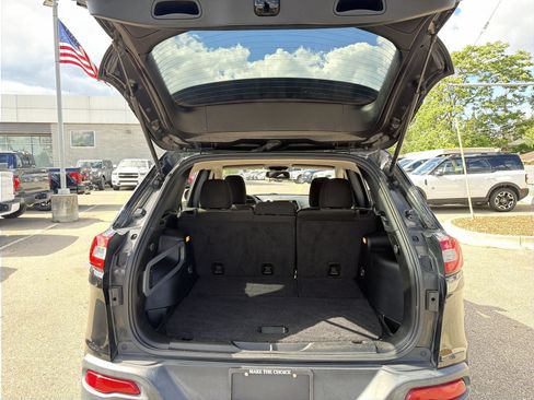 Used 2014 Jeep Cherokee Latitude w/ Cold Weather Group AWD/4WD image 35