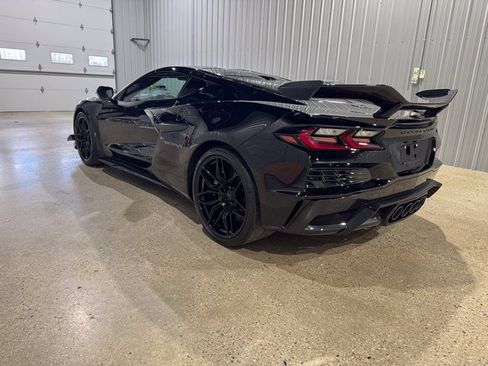 Used 2024 Chevrolet Corvette Z06 w/ Z07 Performance Package image 5