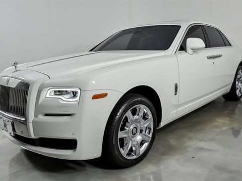 Used 2015 Rolls-Royce Ghost RWD image 5