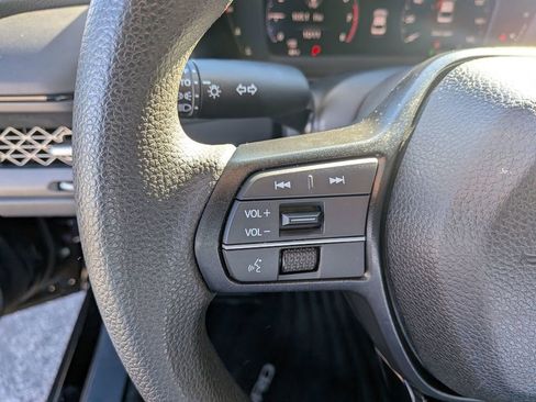 Used 2025 Honda Accord SE image 16