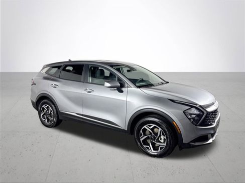 Used 2023 Kia Sportage LX image 4