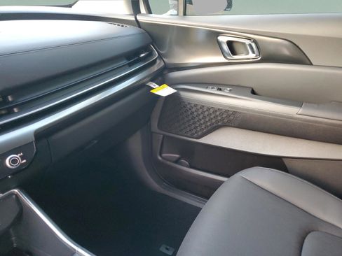 New 2026 Kia Carnival SX w/ SX Dark Edition Package image 12