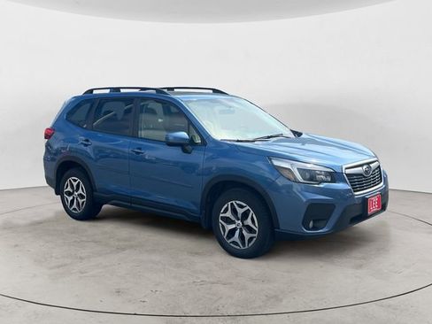 Used 2021 Subaru Forester Premium AWD/4WD image 7