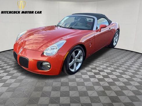 Used 2008 Pontiac Solstice GXP RWD image 1