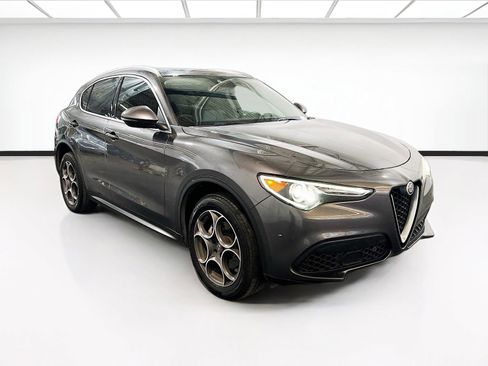 Used 2018 Alfa Romeo Stelvio Ti AWD/4WD image 3
