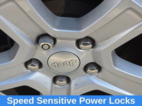 Used 2018 Jeep Wrangler Unlimited Sport S image 19