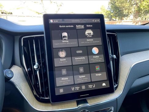 New 2026 Volvo XC60 T8 Plus w/ Protection Package Premier image 22