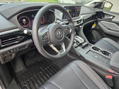Certified 2026 Acura MDX w/ Technology Package FWD image 9