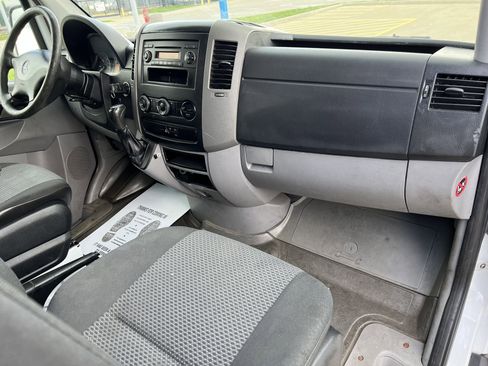 Used 2013 Mercedes-Benz Sprinter 2500 image 18