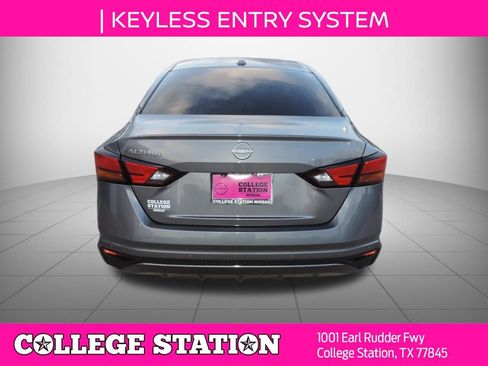 Used 2025 Nissan Altima 2.5 S FWD image 5