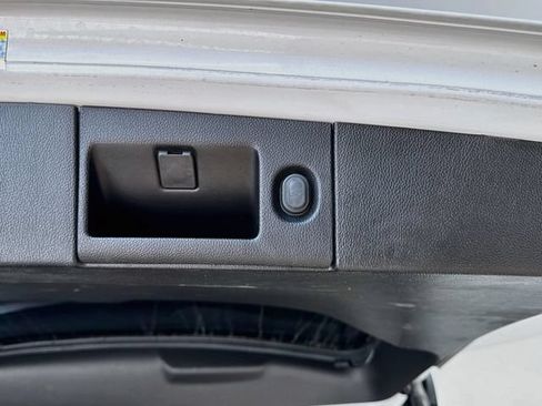 Used 2016 Chevrolet Suburban LT AWD/4WD image 39