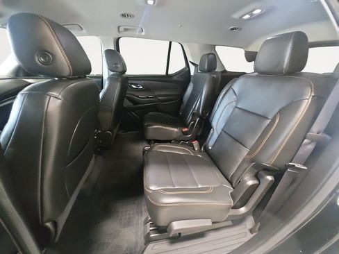 Used 2020 Chevrolet Traverse LT w/ LT Premium Package AWD/4WD image 16