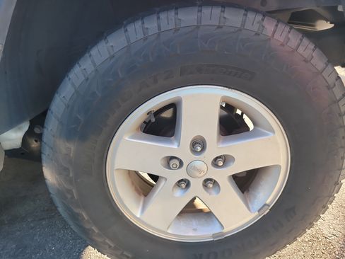 Used 2018 Jeep Wrangler Unlimited Sport S AWD/4WD image 7