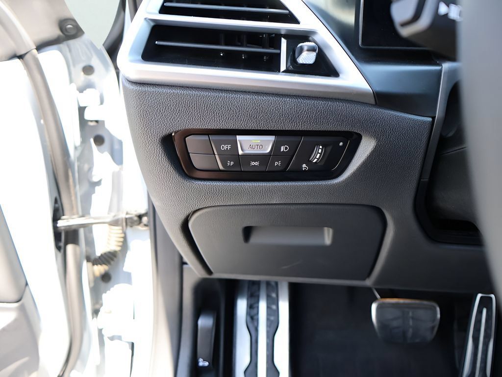 Used 2026 BMW M4 xDrive Competition AWD/4WD image 39