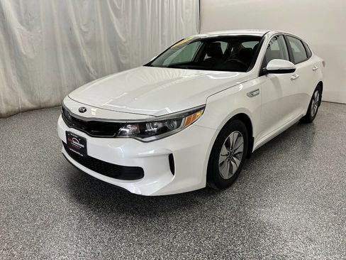 Used 2018 Kia Optima Premium w/ Convenience Package image 3