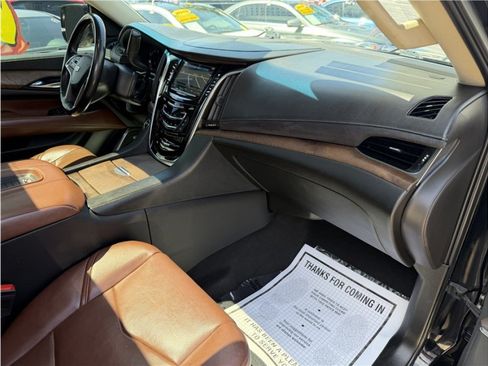 Used 2019 Cadillac Escalade ESV Premium Luxury AWD/4WD image 43