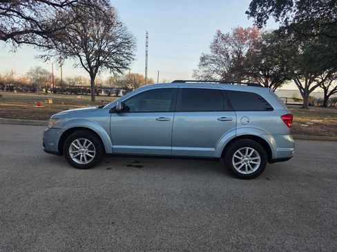 Used 2013 Dodge Journey SXT w/ Flexible Seating Group image 7