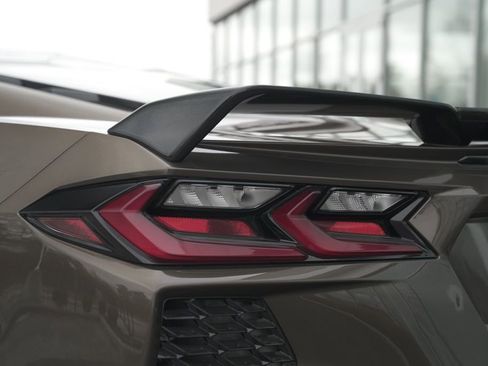 Used 2020 Chevrolet Corvette Stingray w/ Z51 Performance Package image 18