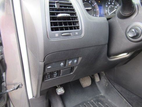 Used 2019 Nissan Armada Platinum w/ Captain's Chairs Package image 33