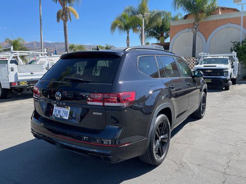 Used 2022 Volkswagen Atlas SEL R-Line image 8
